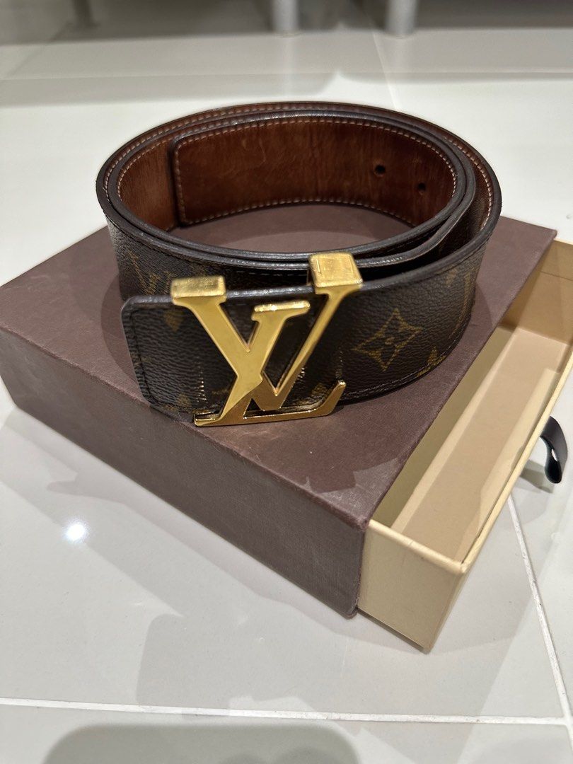 💯OG Louis Vuitton LV Initiales Belt (Category: Luxury Accessories) located in Pasig City. Submitted by roxannecawaling (Listing ID 1398783092, Image 1). Description: 💯OG LV 📍pasig Decluttering W/orig box .