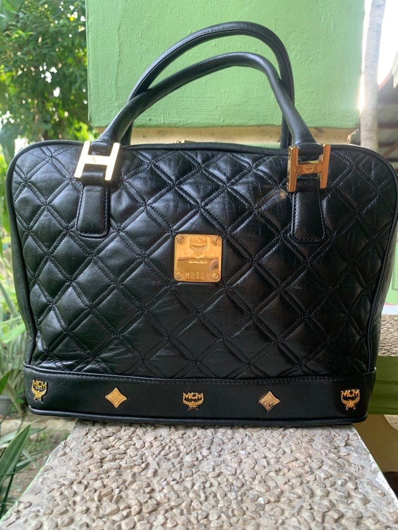 MCM Quilted leather (Category: Luxury Bags & Wallets) located in San Fabian. Submitted by dhangkie86834 (Listing ID 1307323706, Image 1). Description: MCM quilted leather alma style bag Turnable screws, 8/9 leaves Still in good preloved condition Minimal tarnish hardwares but no flaws 11Lx8Hx4.5W.