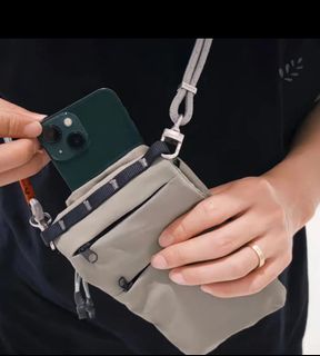 New‼️ Crossbody passport mobile bag64187416856193110