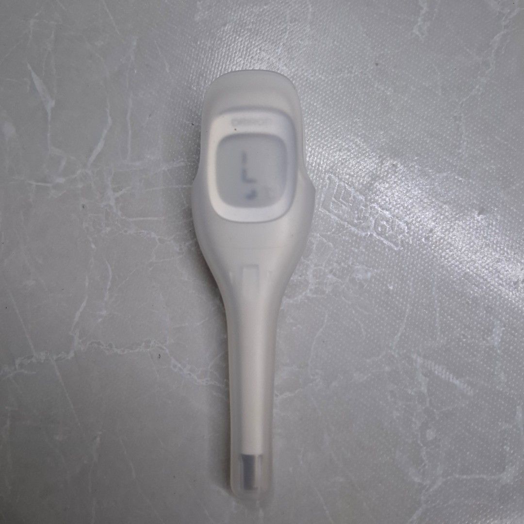 OMRON thermometer (Category: Thermometers) located in Pasay City. Submitted by al1son18 (Listing ID 1398807104, Image 3). Description: omron thermometer no issue .