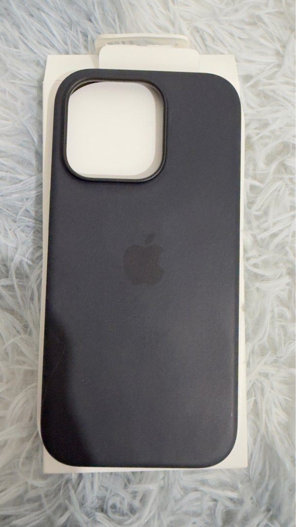 Original apple silicone case i phone 16 pro (Category: Cases & Sleeves) located in Lipa City. Submitted by dennis41 (Listing ID 1398823582, Image 2). Description: In good condition No scratches no sign of fading .