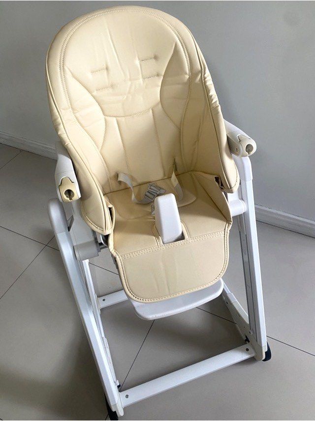 Pre-loved Bonbebe 5N1 High Chair (Category: Baby High Chairs) located in Marikina City. Submitted by jerick0204 (Listing ID 1338664802, Image 2). Description: Pre-loved Bonbebe 5N1 High Chair (Made in Korea) – For Sale! ✨ Gently used and well-maintained. ✨ Includes brand new baby chair cover ✨Comes with box Reason for Selling: Our little one has outgrown it. Location: Ortigas Center, Manila A practical and stylish high chair that’s perfect for yo