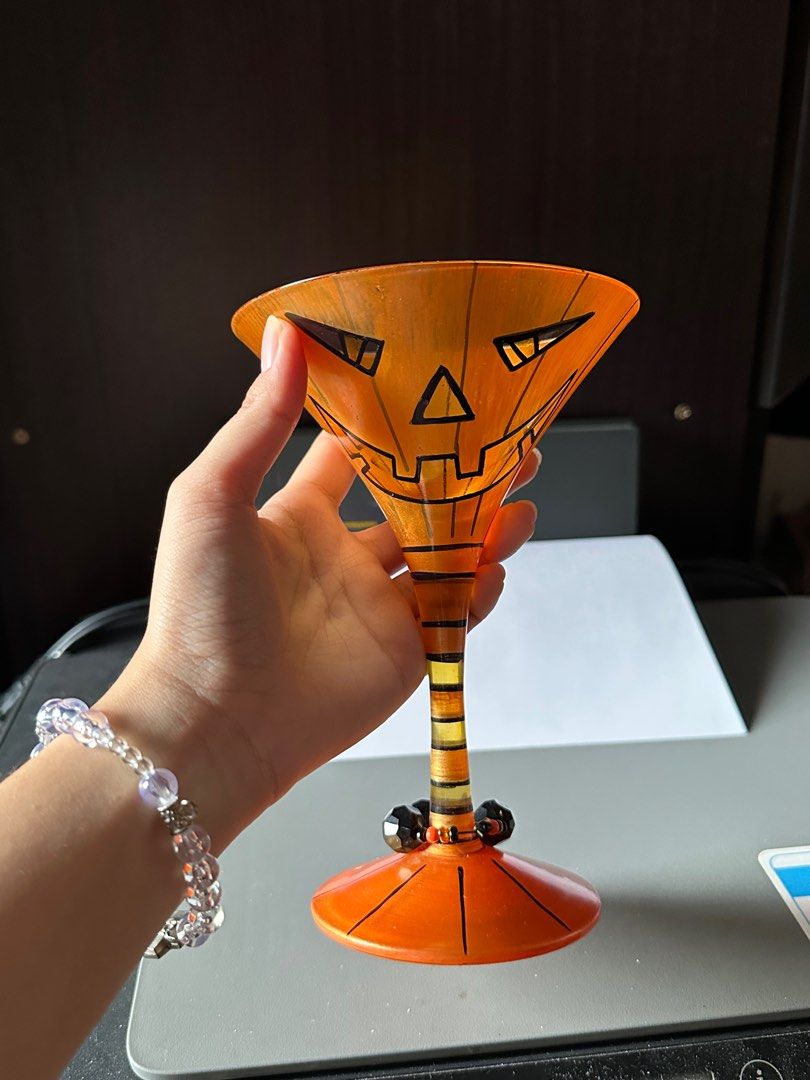 Pumpkin Goblet (Glass) (Category: Coffee & Tea Tableware) located in Quezon City. Submitted by ceruleanpencil (Listing ID 1398783164, Image 2). Description: .