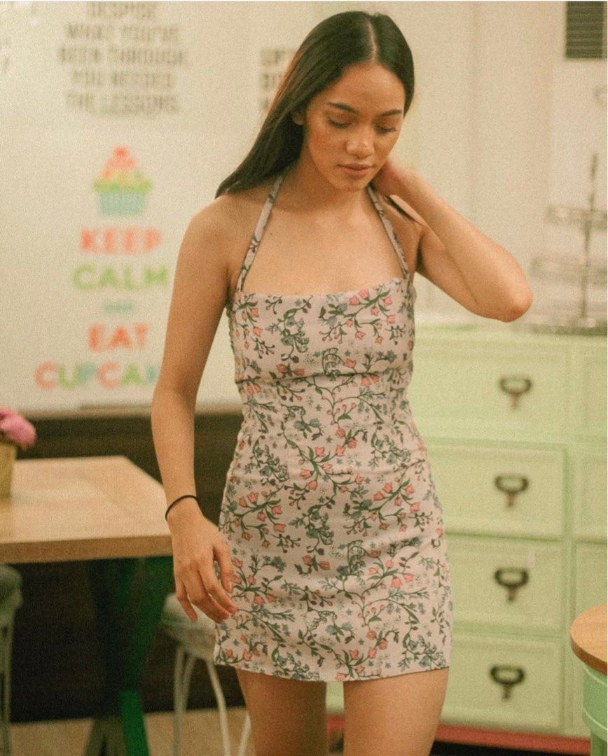 Retro (Retandro) Sun Dress in Lilac (Category: Dresses) located in San Juan City. Submitted by beatbuys (Listing ID 1398769578, Image 1). Description: Bought from Retandro for ₱1400! Beautiful dress, still in very good condition. Size M: Bust 35-36 Waist 28-29 Hip 36-37 Helping tags: zara h&m mango bershka .