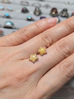 蜜蠟星形S925銀耳環，附上膠耳托一對64187037064578110