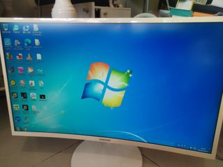 Samsung 27-inch Curved Monitor (Defective)64187905335682110