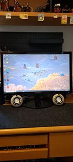 Samsung BX2231 22" Monitor + 1 Pair of Speakers64182732122113110