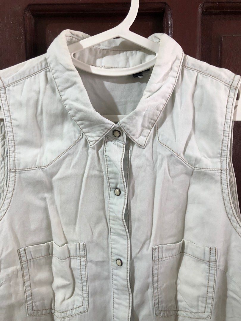 Sleeveless Denim (Category: Sleeveless) located in Bacoor. Submitted by declutteredbygem (Listing ID 1398703983, Image 3). Description: S-M.