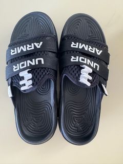 Under Armour 黑色涼鞋64184463870979110