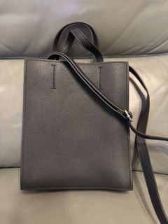 Uniqlo two way bag 多格兩用袋64190846518017110