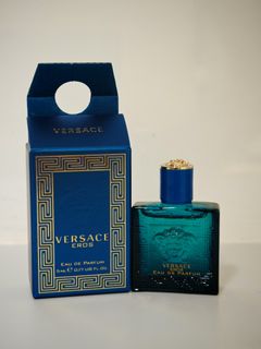 現貨🥰 Versace Eros Eau de Toilette 5ml edt 迷你香水.艾諾斯愛神男性淡香水 men perfume, Fragrance Family: Warm & Spicy Scent Type: Cool Spices Key Notes: Mint Leaves, Orange Blossom, Vanilla Madagascar64186672971009110