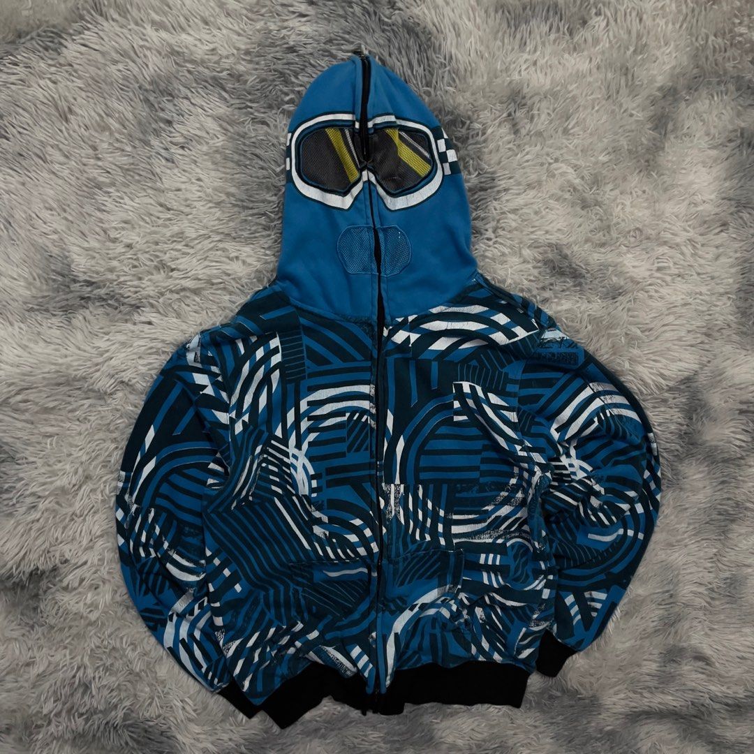 Vintage Always Grounded full zip hoodie (Category: Coats, Jackets and Outerwear) located in Trece Martires City. Submitted by zav_vinny (Listing ID 1398803606, Image 1). Description: cool design and fittings seller’s fav👌 size large.