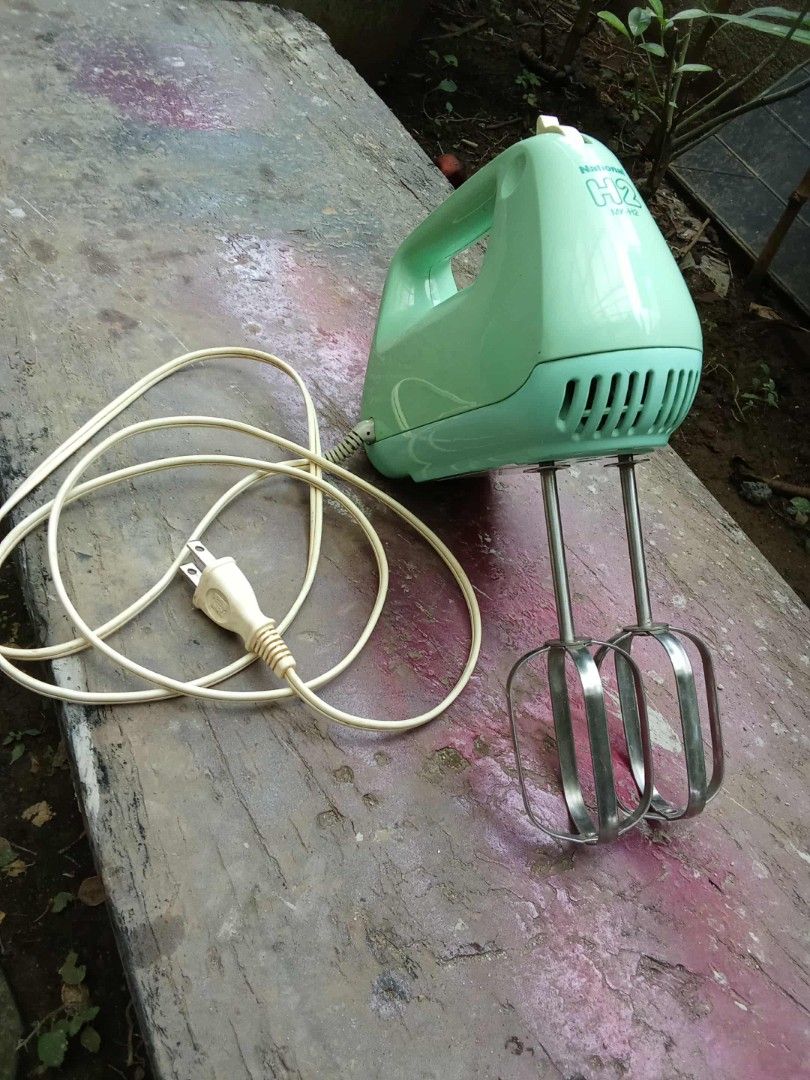 Vintage National hand mixer good working condition 110v Php950. (Category: Hand & Stand Mixers) located in Taytay. Submitted by abeatrice77985 (Listing ID 1398773405, Image 3). Description: Vintage National hand mixer good working condition 110v Php950..