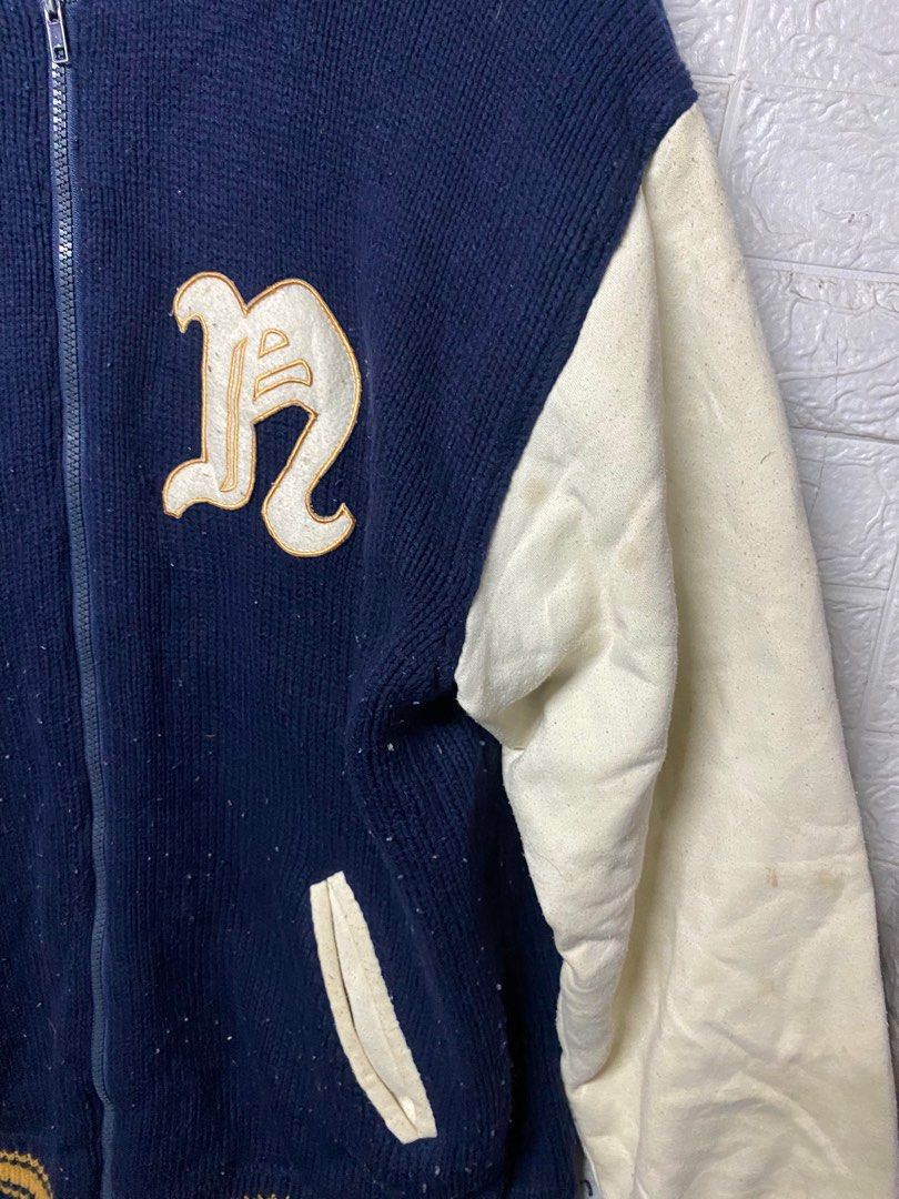 Vintage Varsity jacket (Category: Activewear) located in Valenzuela. Submitted by rektasource.ph (Listing ID 1398838073, Image 3). Description: Vintage Varsity jacket 30 x 24.5.