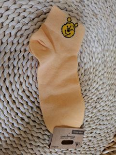 香港迪士尼Winnie the Pooh成人短襪（23-25cm）超值，勿議價64189507166977110