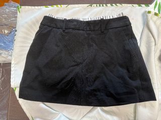 Zara 黑色短裙褲 XS64182488403585110