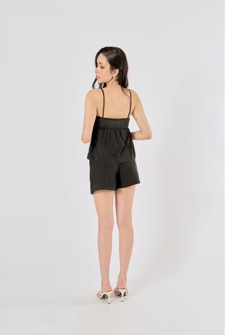 Zara Insp Black Tie Top (Category: Blouses) located in Mandaluyong City. Submitted by cskrt.ph (Listing ID 1398864272, Image 2). Description: Medium Sold out on orange app Wore once.