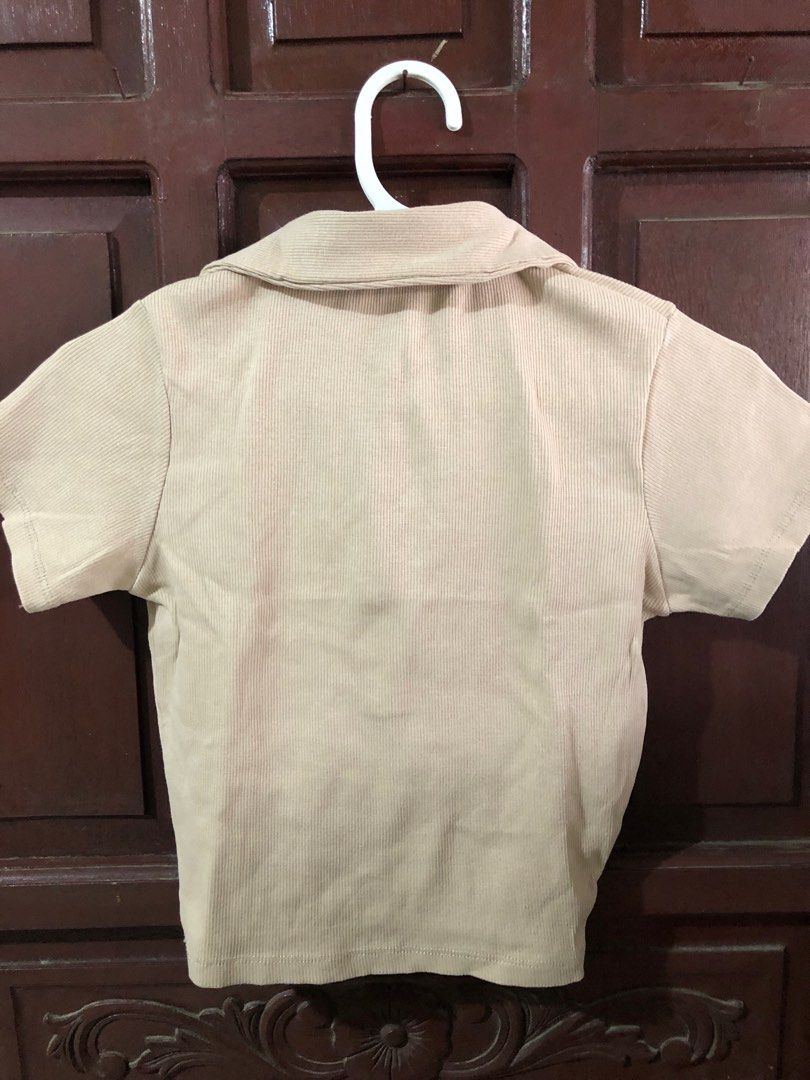 Zara Ribbed Polo Top - Size M (Category: Blouses) located in Bacoor. Submitted by declutteredbygem (Listing ID 1398704248, Image 2). Description: .