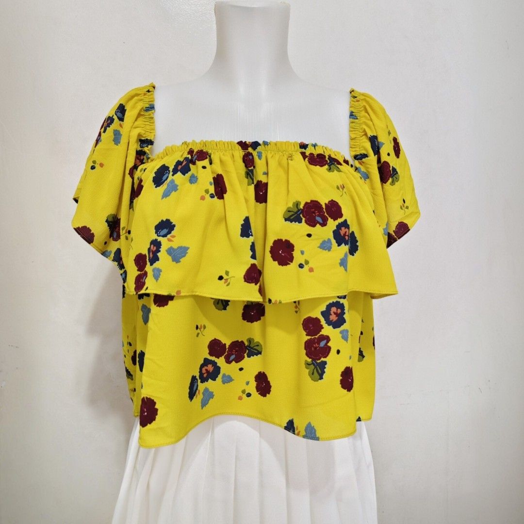 ZARA Yellow off the shoulder top (Category: Blouses) located in Manila. Submitted by itseyren (Listing ID 1398847123, Image 1). Description: Like newww, tag was removed..