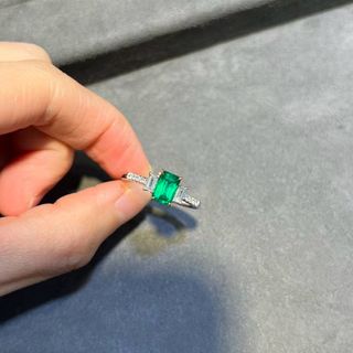 Custom Emerald Cut 18K Gold Diamond Ring | Lab-Grown Gemstone Ring | Laboratory-Grown Gem Setting | WTS Master Jewelry Design & Modification | Tsim Sha Tsui Store | WTS 62769039 Local Craftsmanship | In-House Factory64202088453250110
