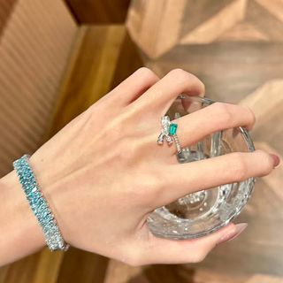 Custom Emerald Cut 18K Gold Diamond Ring | Lab-Grown Gemstone Band | Laboratory-Grown Gem Setting | WTS Master Jewelry Design & Modification | Tsim Sha Tsui Store | WTS 62769039 Local Craftsmanship | In-House Factory64202088439169110