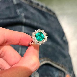 Custom Emerald Cut 18K Gold Diamond Ring | Lab-Grown Gemstone Band | Laboratory-Grown Gem Setting | WTS Master Jewelry Design & Modification | Tsim Sha Tsui Store | WTS 62769039 Local Craftsmanship | In-House Factory64202486005763110