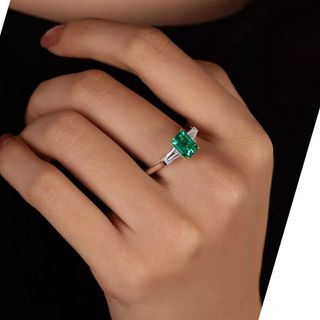 Custom Emerald Cut 18K Gold Diamond Ring | Lab-Grown Gemstone Band | Laboratory Created Gem Setting | WTS Master Jewelry Design & Modification | Tsim Sha Tsui Store | WTS 62769039 Local Craftsmanship | In-House Factory64202680034561110
