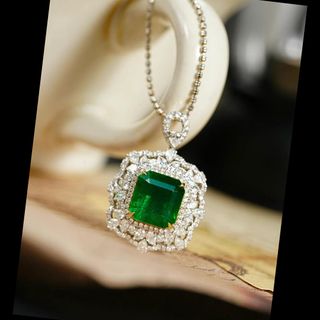 Custom Emerald Cut 18K Gold Diamond Engagement Ring | Lab-Grown Gemstone Pendant | Laboratory Created Gem Setting | WTS Master Jewelry Design and Modification | Tsim Sha Tsui Store | WTS 62769039 Local Craftsmanship | In-House Factory64202680932609110