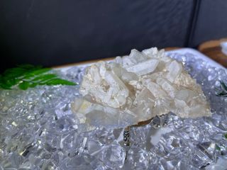 2)藍線石簇64205752095233110