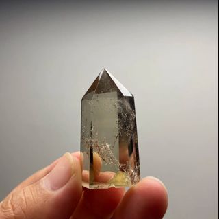 兩個一組的天然茶黃水晶柱，有手感尺寸：4×2cm.   重：38.3g64195202251906110