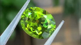 👑5.58卡 天然 橄欖石 橢圓形 極品 裸石       
👑5.58ct Natural Peridot Oval Perfect Quality Gemstone64196077732993110