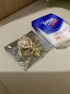 時尚珍珠水鑽胸針64204784920578110