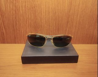 Vintage B&L Ray-Ban Olympian I Deluxe Sunglasses with Case (100% Authentic) Authentic VINTAGE B&L RAY-BAN OLYMPIAN I Deluxe Sunglasses with case64200822396162110