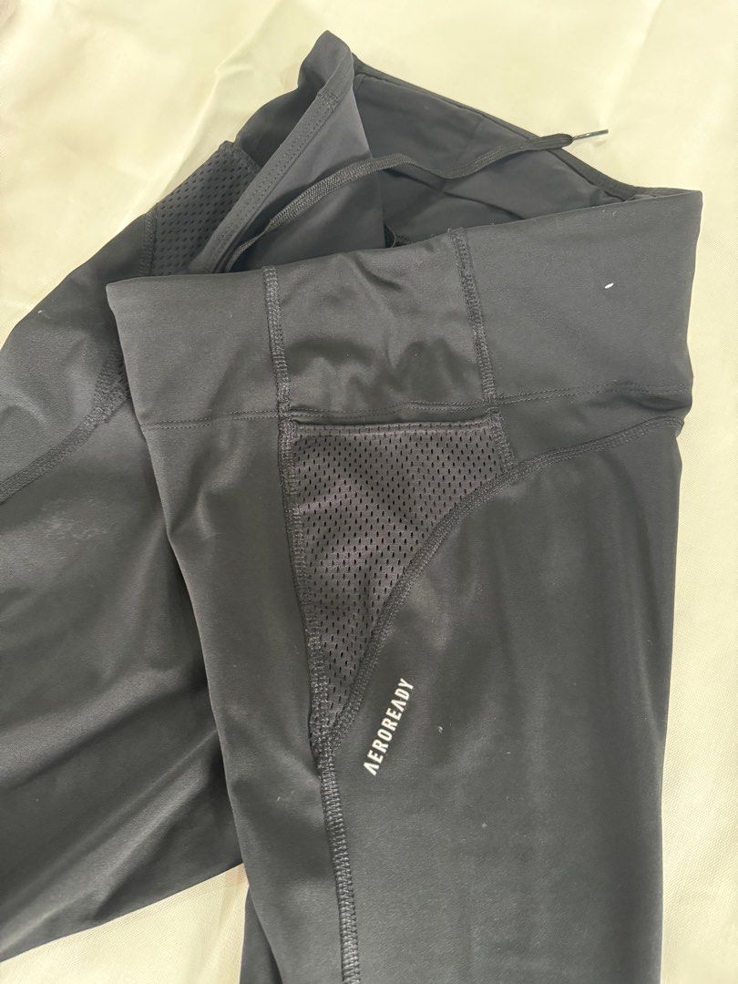 Adidas Aeroready Running leggings (Category: Activewear) located in Rizal. Submitted by iamrissa (Listing ID 1398892702, Image 2). Description: - Adidas Aeroready running tights - Color: Black - Size: M - Features: - Mesh pockets - Reflective details - Drawstring waistband - Made in Indonesia.