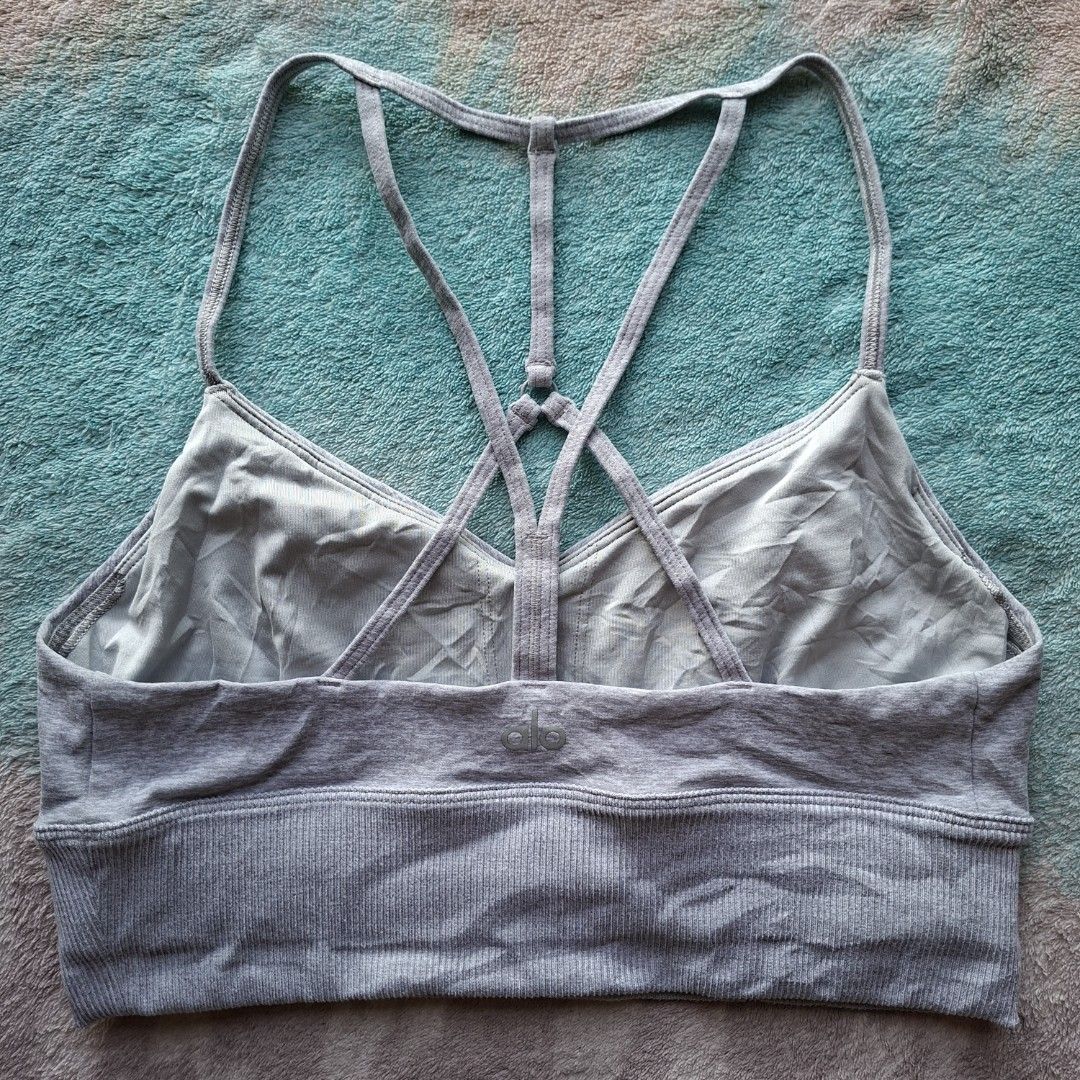 Alo yoga - m (Category: Activewear) located in Puerto Princesa. Submitted by thrinidad (Listing ID 1399026618, Image 2). Description: not sure if this is lavish or lush bra, the same kasi sila ng design. size medium dimension (laid flat) underbust 13.5" no cups, w/cup slot no damage/ stain Disclaimer : I do not own nor claim to own the rights to any of the brand, logo and photo. Color may vary due to photographic lighting sources or your monitor 