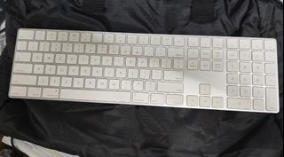 Apple Magic Keyboard Model A1843 Wireless Bluetooth64201447475458110