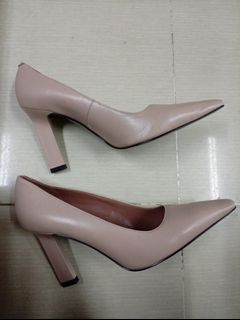 Charles & Keith Pointed Toe Heels64196076888449110