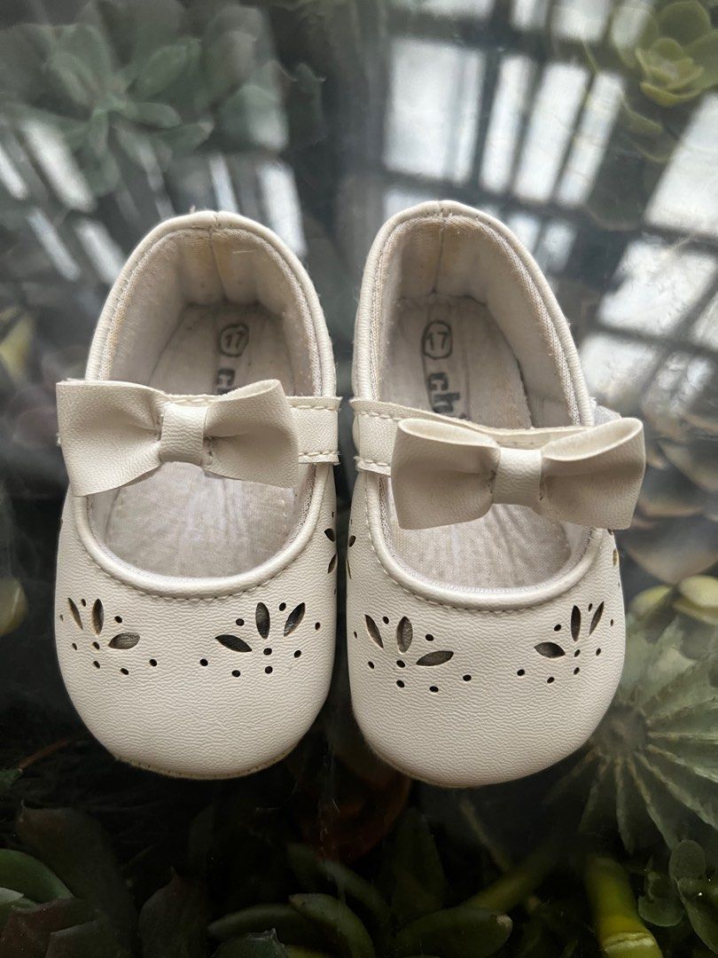 Chicco Baby White Shoes (Category: Babies & Kids Fashion) located in Quezon City. Submitted by raidmystyle (Listing ID 1398992968, Image 1). Description: Used once W/Box.