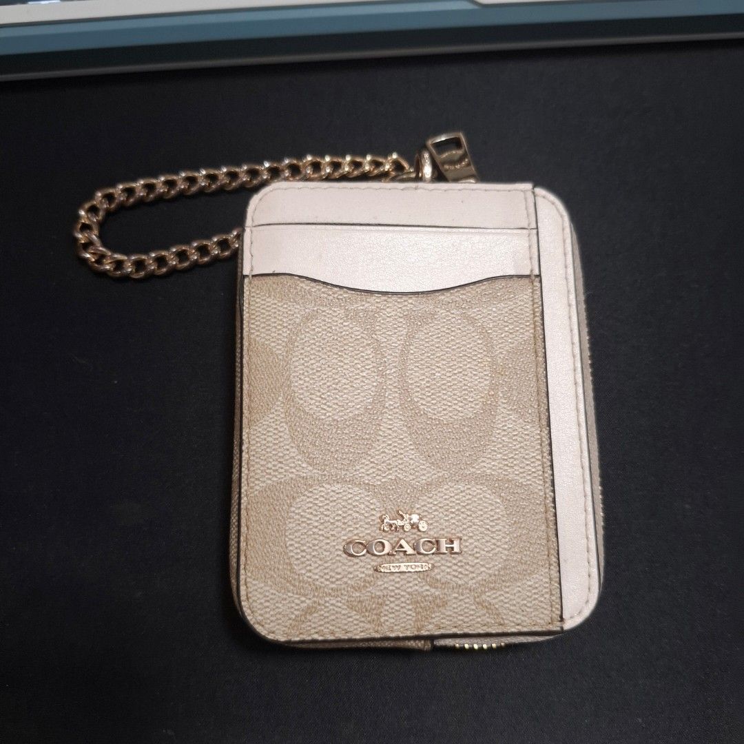 Coach card case (Category: Luxury Bags & Wallets) located in Pinamalayan. Submitted by chay0921 (Listing ID 1398944708, Image 1). Description: like new medyo madumi lang.