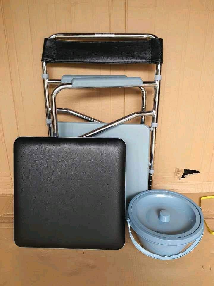 Commodechair with foam‼️‼️ (Category: Medical Supplies & Tools) located in Manila. Submitted by atarah1225 (Listing ID 1398912993, Image 3). Description: .