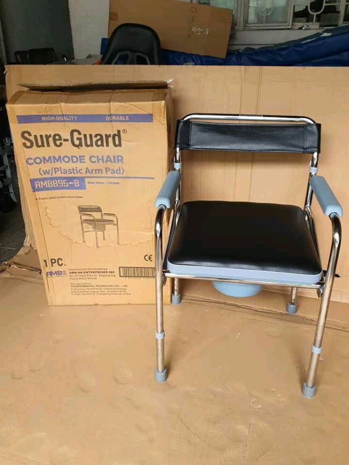 Commodechair with foam‼️‼️ (Category: Medical Supplies & Tools) located in Manila. Submitted by atarah1225 (Listing ID 1398912993, Image 2). Description: .