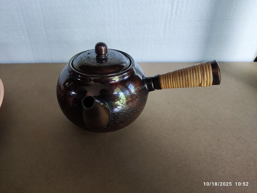 Copper Teapot (Category: Coffee & Tea Tableware) located in Tagum. Submitted by cs1907 (Listing ID 1398888625, Image 1). Description: .