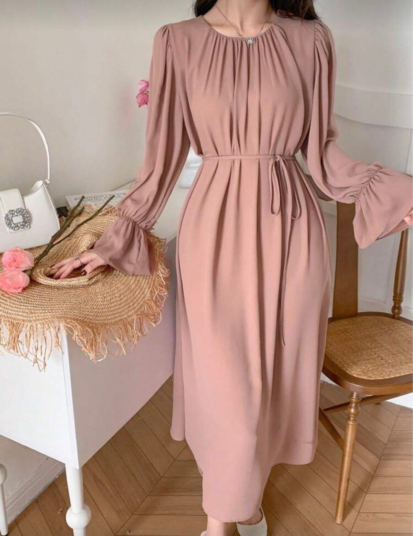 Dazy Korean Style Maxi Dress (Category: Dresses) located in Mandaluyong City. Submitted by ashley010 (Listing ID 1399012545, Image 1). Description: For sale, ₱550 only. Brand new. Reason for selling: it doesn’t fit me Buyer will pay for the shipping fee. Can send you actual photo..