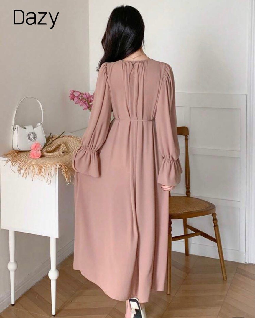 Dazy Korean Style Maxi Dress (Category: Dresses) located in Mandaluyong City. Submitted by ashley010 (Listing ID 1399012545, Image 2). Description: For sale, ₱550 only. Brand new. Reason for selling: it doesn’t fit me Buyer will pay for the shipping fee. Can send you actual photo..