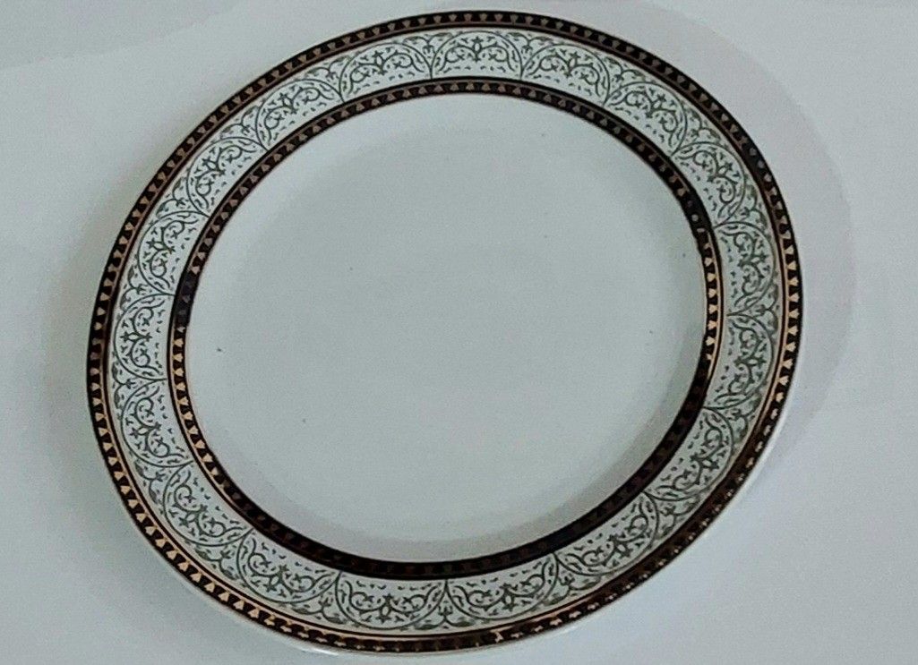 DINNERWARE SETS (Category: Dinnerware & Cutlery) located in Rodriguez. Submitted by grace4marl (Listing ID 1398920700, Image 3). Description: •Good quality Italian glazed ceramic; no brand. • Gold & blue rimmed plates. • Composition: - Set of 5 = 15 pieces P1900 - Set of 4 = 12 pieces P1600 - Set of 3 = 9 pieces P1200 • Dinner plate = 10.5 inches Soup bowl = 8 inches Dessert plate=8 inches.