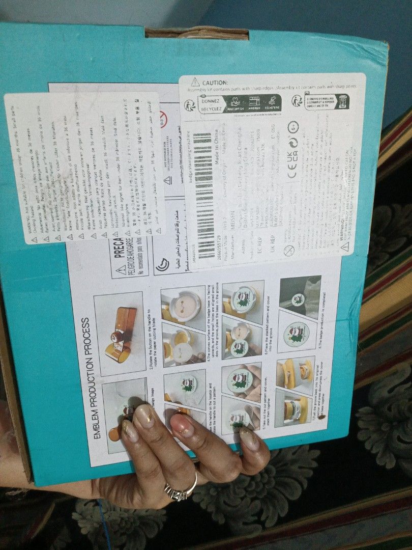 DIY Badge Making Machine (Category: Craft Supplies & Tools) located in Daraga. Submitted by declutter.with_me (Listing ID 1399012354, Image 2). Description: Can pass brandnew, triny lang 3pcs. REPRICED FROM 999 - DIY Badge Making Machine Set - Includes machine, badge components, and instructions - Suitable for ages 6+ - Perfect for crafting and personalized gifts - Complete set, ready to use.