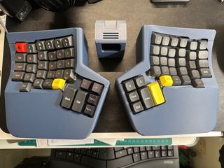 Ergo keyboard 3D print case 2.4g wireless like Kinesis 36064200380373121110