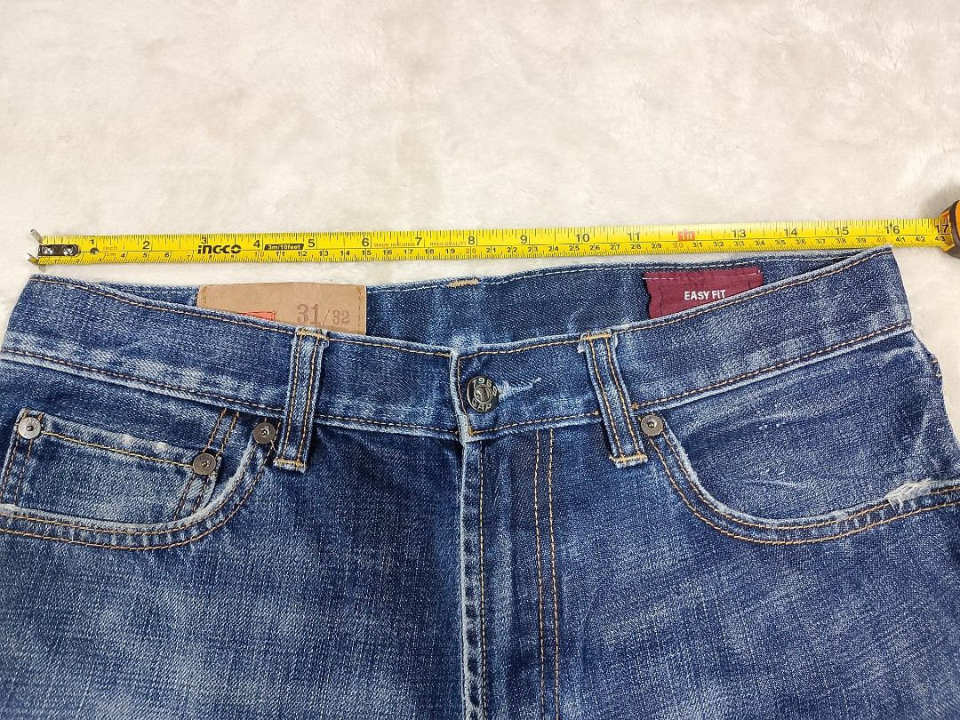 Gap Easy fit Jeans (Category: Jeans) located in Cadiz. Submitted by comradstuff (Listing ID 1398908230, Image 3). Description: Gap Easy Fit Jeans waist 31" length 43" leg opening 8.5".
