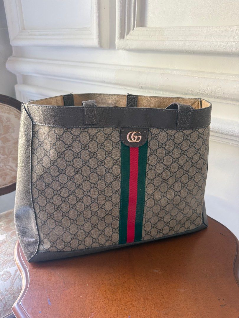 Gucci Bag (Category: Luxury Bags & Wallets) located in Cebu City. Submitted by i_van22 (Listing ID 1398982206, Image 1). Description: I bought this here also. Can carry heavy stuff. Selling very very low .