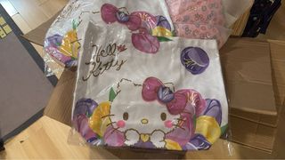 Hello Kitty 鬱金香圖案手提袋64202087498242110